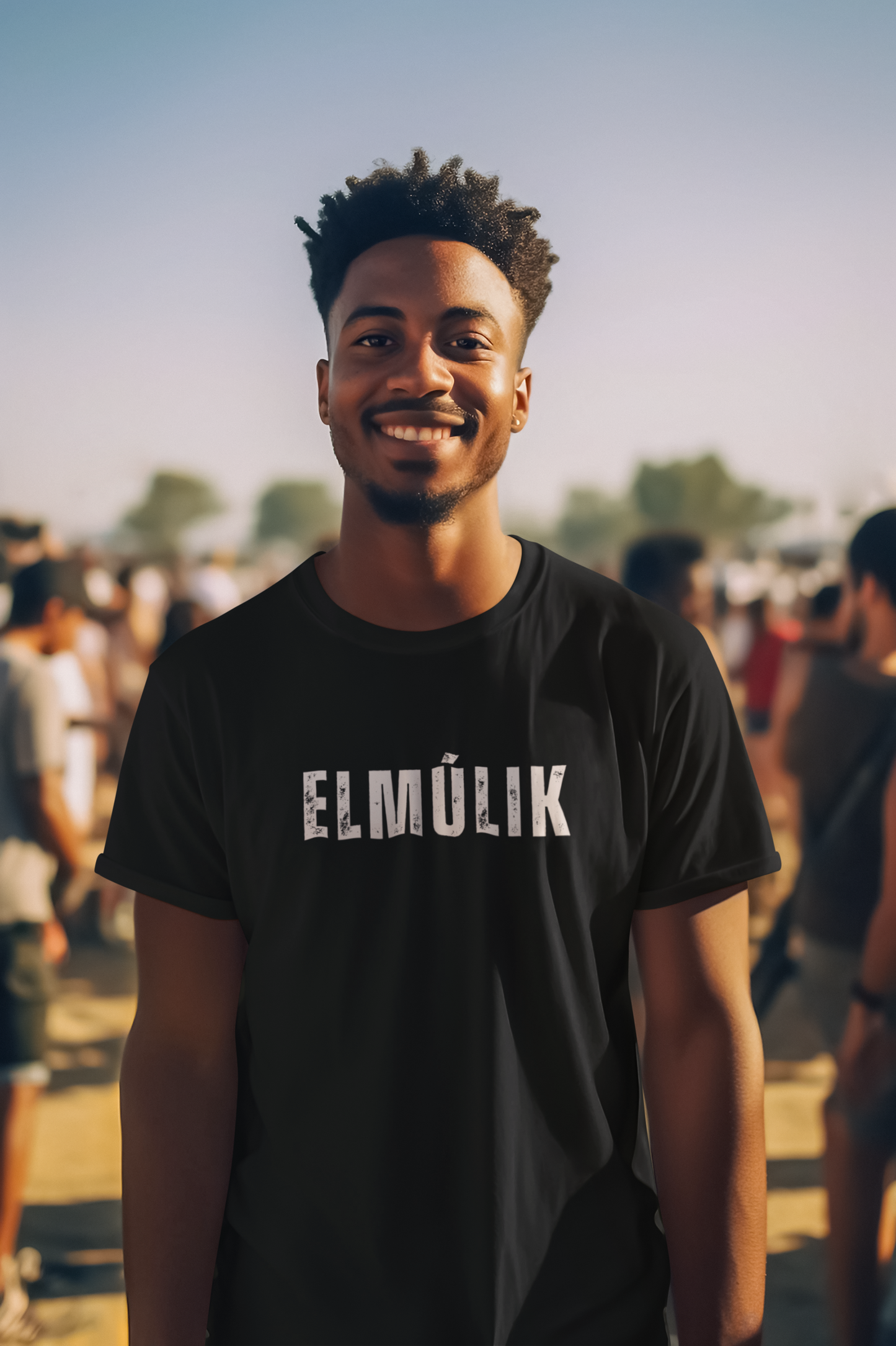 Elmúlik. Feliratos férfi pulóver és póló